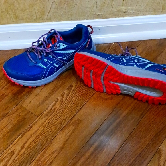 Shoes - Picture 1 of 1